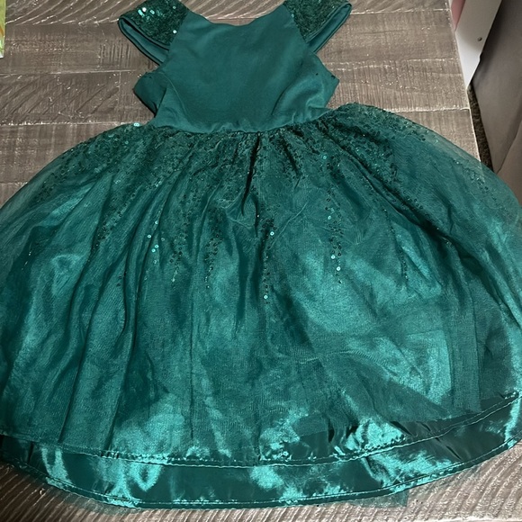 Green sequence drees - Picture 5 of 6